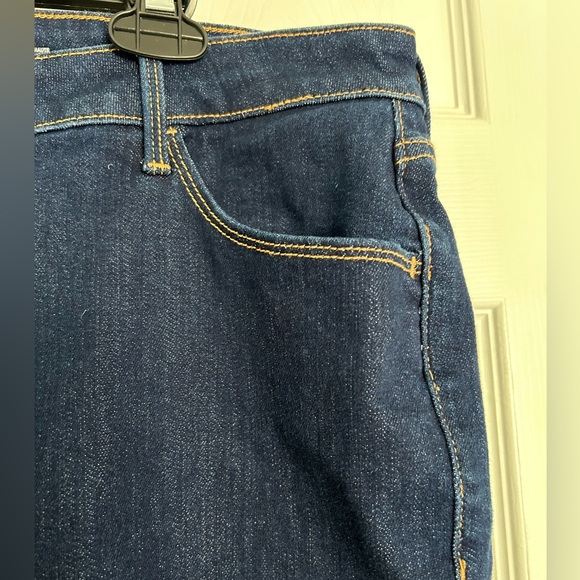 High Waisted Dark Wash Jeans - Picture 6 of 8